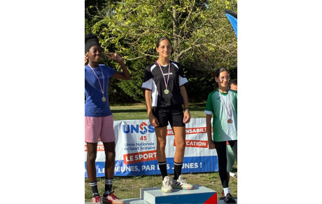 ROMANE: Championne de district CROSS